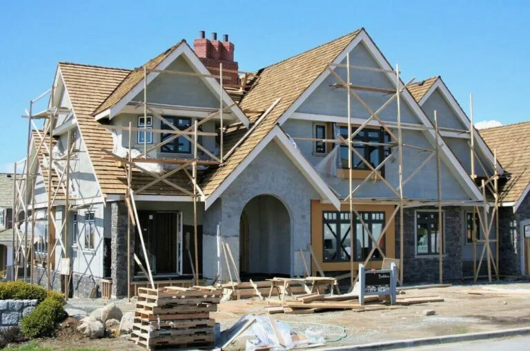 How Do Remodeling Contractors Transform Outdated Spaces into Modern Homes? How Do Remodeling Contractors Transform Outdated Spaces into Modern Homes?
