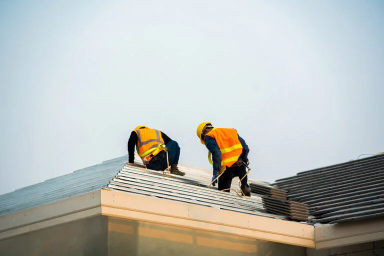 Signs You Need a Roof Repair and How a Roofing Contractor Can Help
